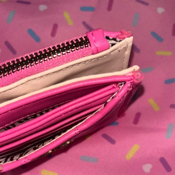 Juicy Couture Hot Pink Heart Wallet - Picture 3 of 5